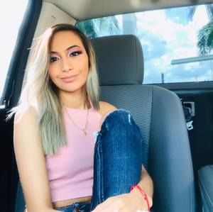 Meet your Posher, Alejandra